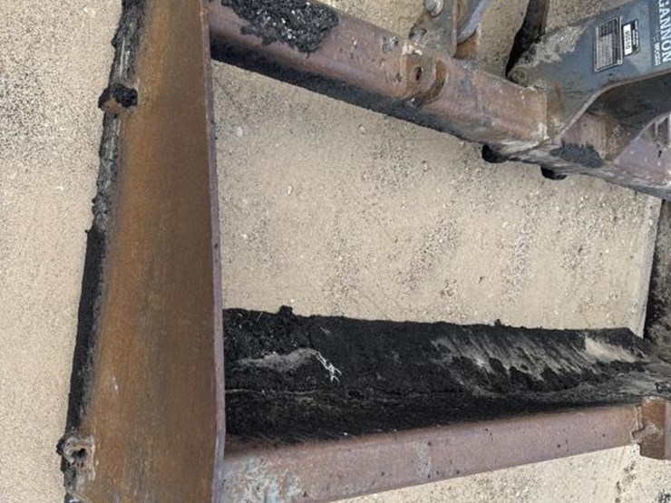 2007-case-570m-xt-image-24