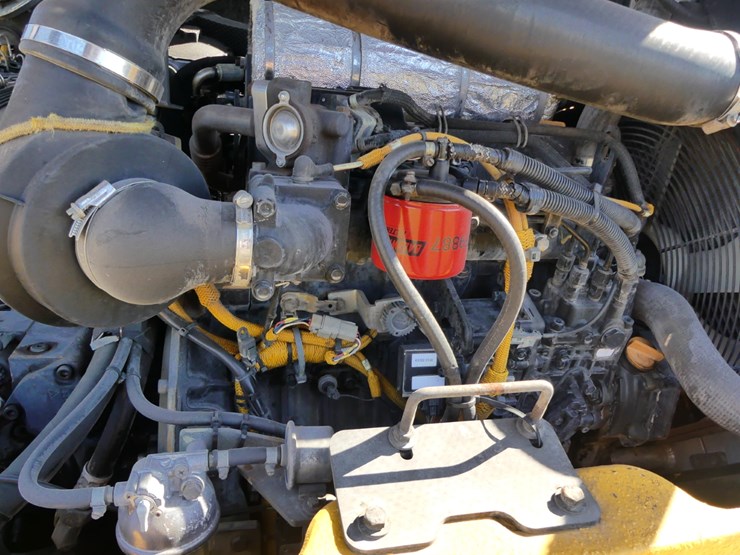 2015-deere-204k-image-7