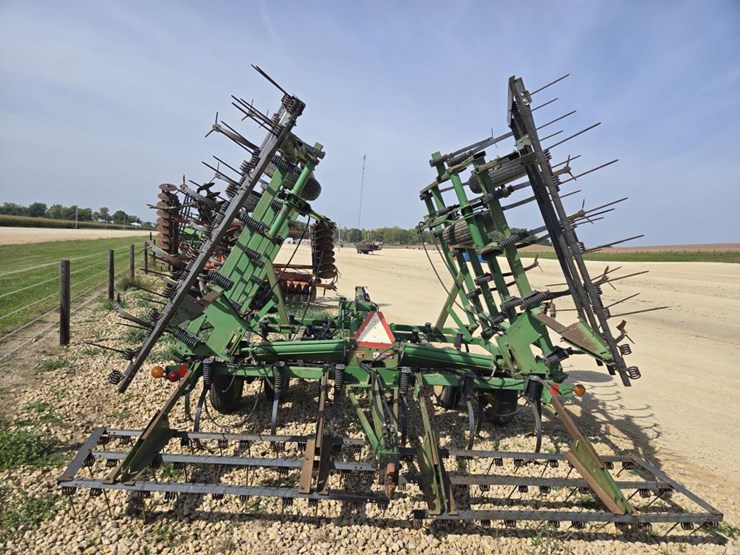 33-john-deere-33-image-12