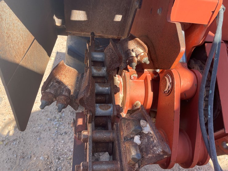 ditch-witch-7610-image-27