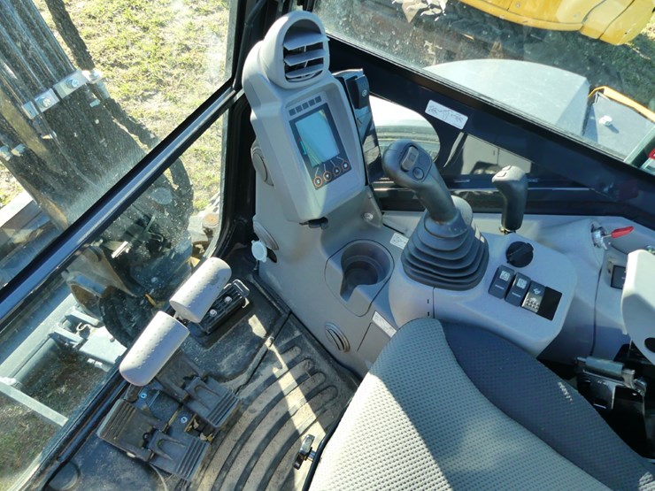 2024-john-deere-24-image-16