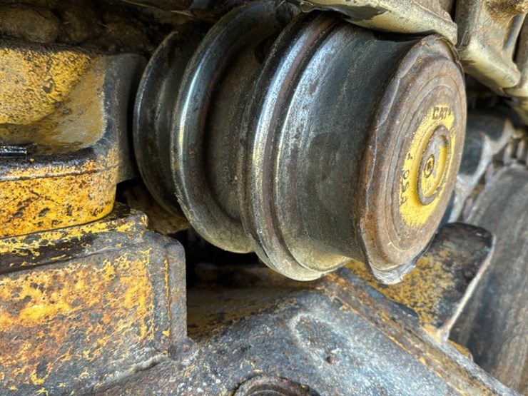 2008-deere-750j-xlt-image-15