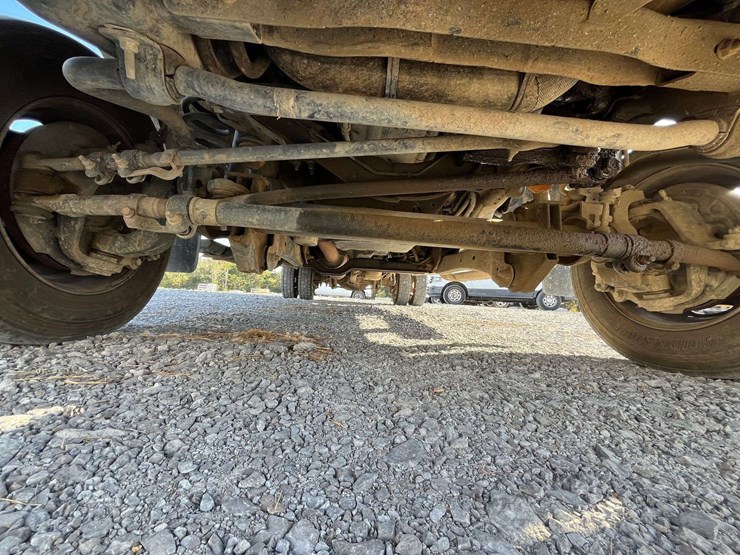 2017-ford-f550-xl-image-18