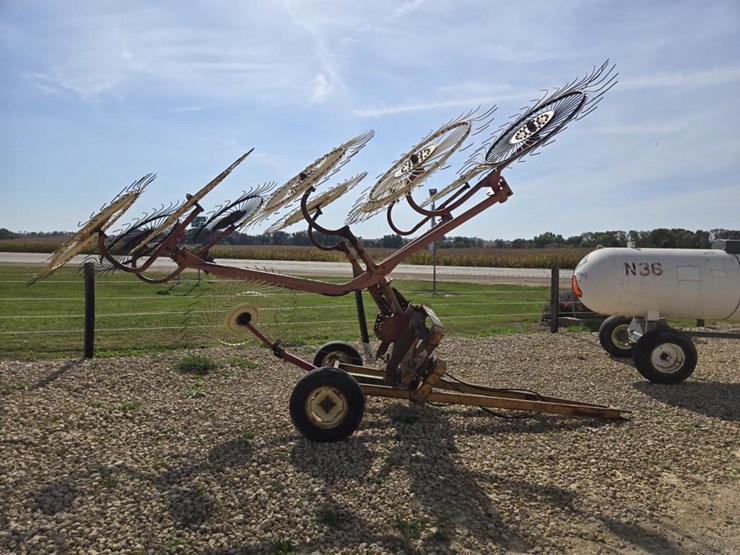 #5835-•-pull-type-10-wheel-v-rake-image-11