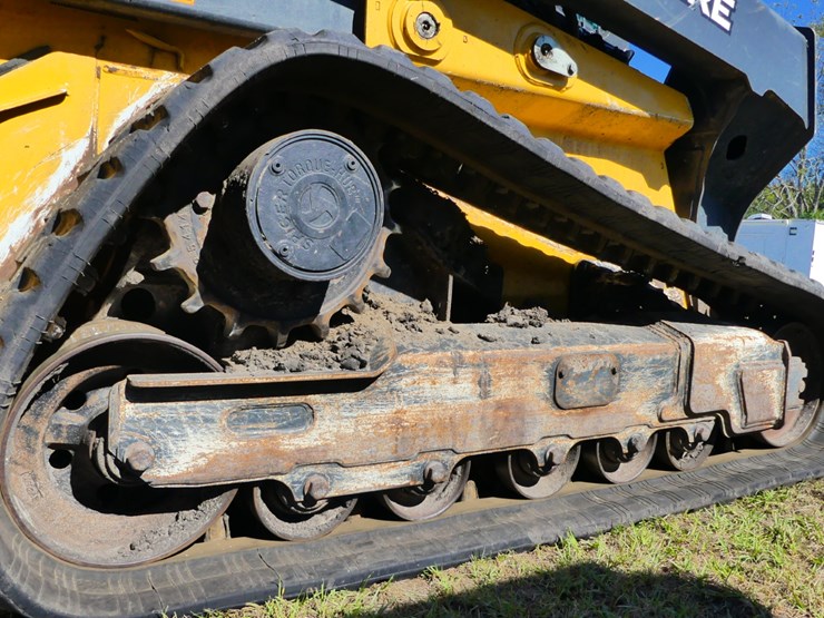 2021-deere-333g-image-6