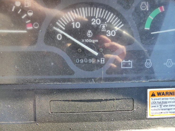 new-holland-tc21d-image-13