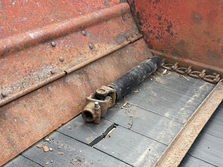 new-holland-165-image-11