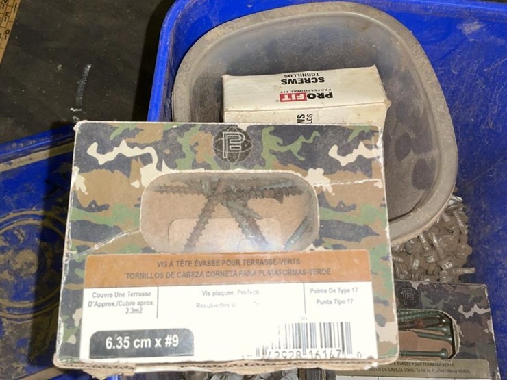 #769-•-oil-cans,-and-assorted-parts-image-9