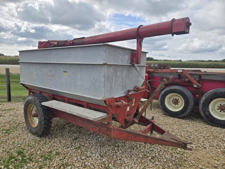 #5823-•-heider-4-ton-auger-wagon-image-1