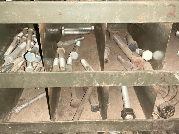 #770-•-parts-rack-of-nuts,-bolts,-washers-and-more-image-31