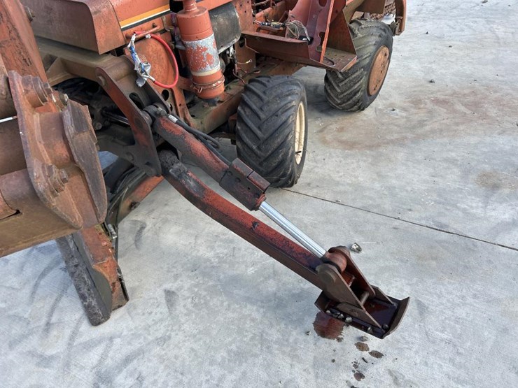 ditch-witch-2310-image-22