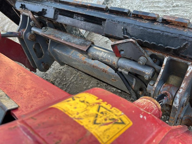 2018-takeuchi-tl8-image-25