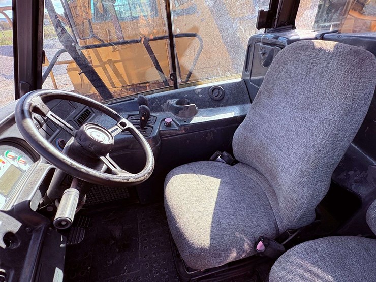 2007-caterpillar-740-image-42