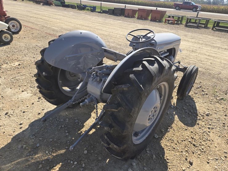 #5849-•-1952-ferguson-30-tractor-image-7