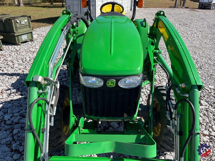 john-deere-4105-image-33