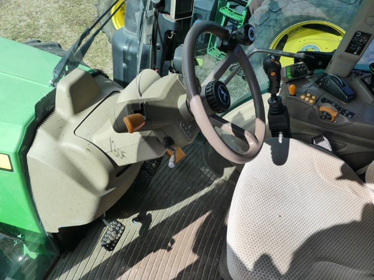 2018-john-deere-5125r-image-11