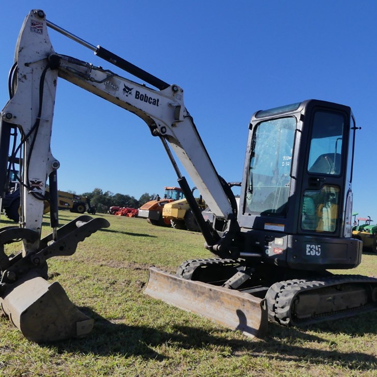 2014 BOBCAT E35