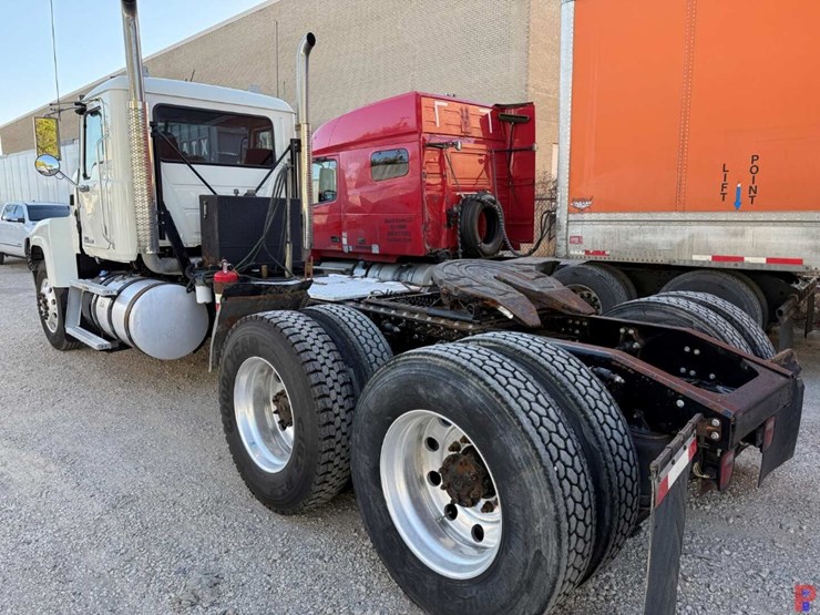 2015-mack-ch613-image-7