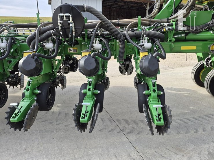 john-deere-1775-image-17