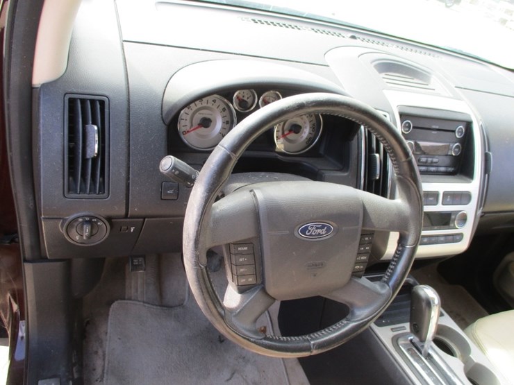 2010-ford-edge-sel-image-11