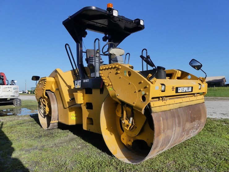 caterpillar-cb54xw-image-1
