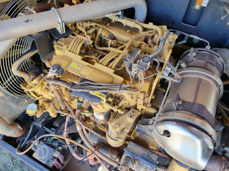 2015-caterpillar-tl642c-image-9