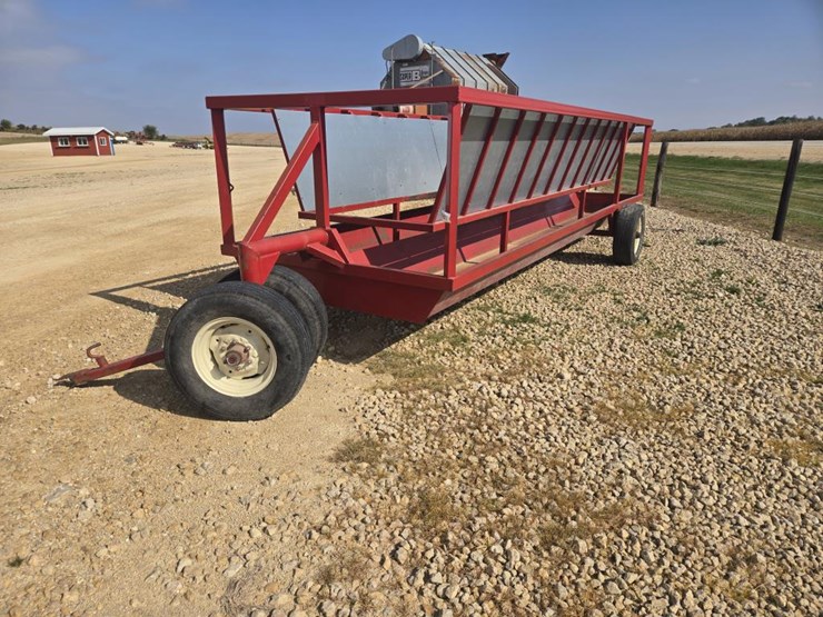 #5851-•-k-&-k-20'-feed-wagon-image-1