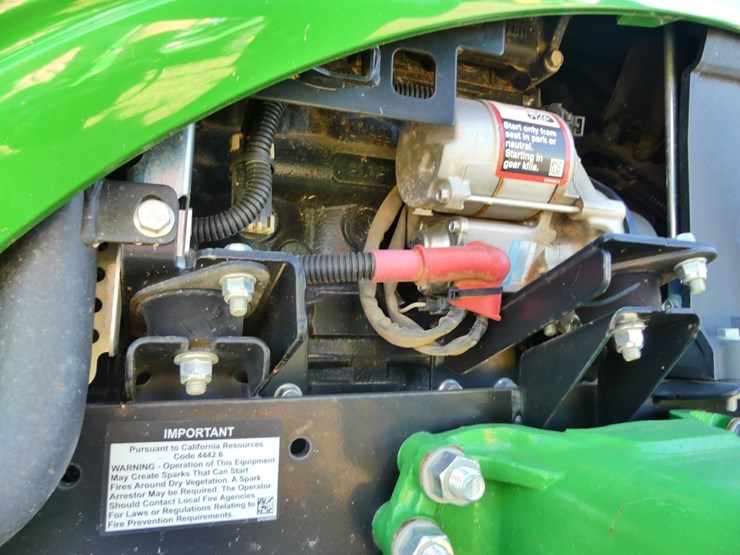 2022-john-deere-1025r-image-12