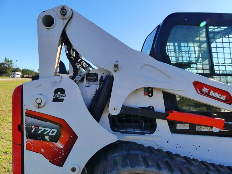 2023-bobcat-t770-image-8
