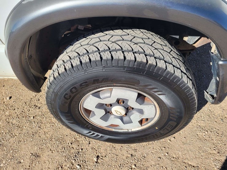 2000-chevrolet-s10-image-19