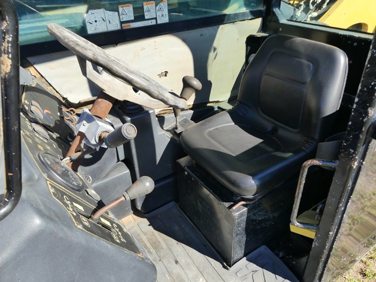 2015-caterpillar-tl642c-image-13