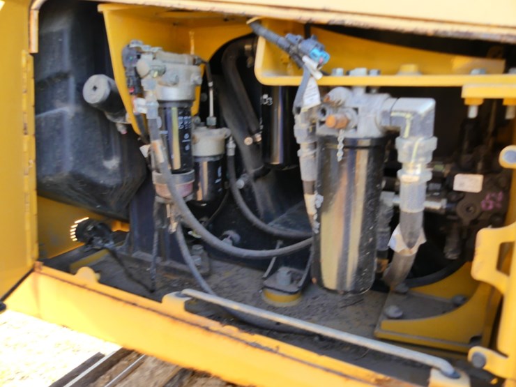 2019-deere-550k-image-18