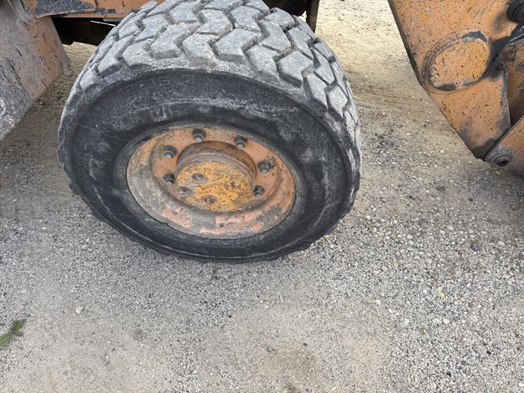 2007-case-570m-xt-image-42