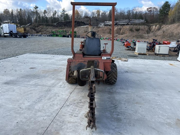 ditch-witch-2300-image-4