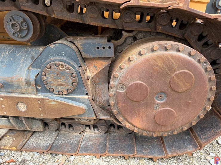 2015-case-2050m-image-8