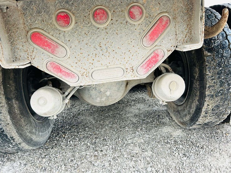 1999-freightliner-tri-axle-dump-truck-image-63