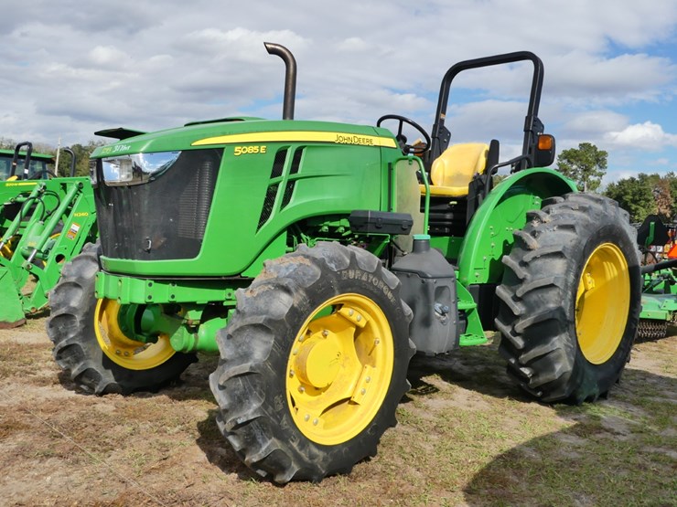 2015-john-deere-5085e-image-1
