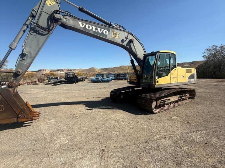 2010-volvo-ec210cl-image-1