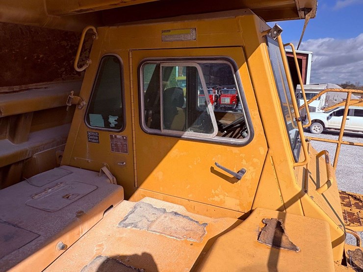 1995-caterpillar-769c-image-16