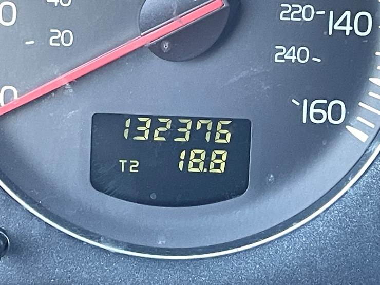 2010-volvo-xc90-image-62