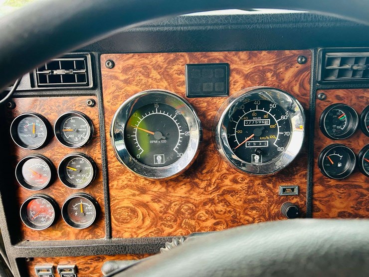 kenworth-t800-image-81