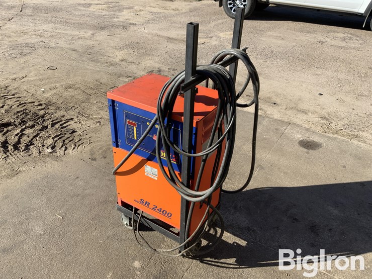 eagletronic-sr2400-mtl-forklift-battery-charger-image-1