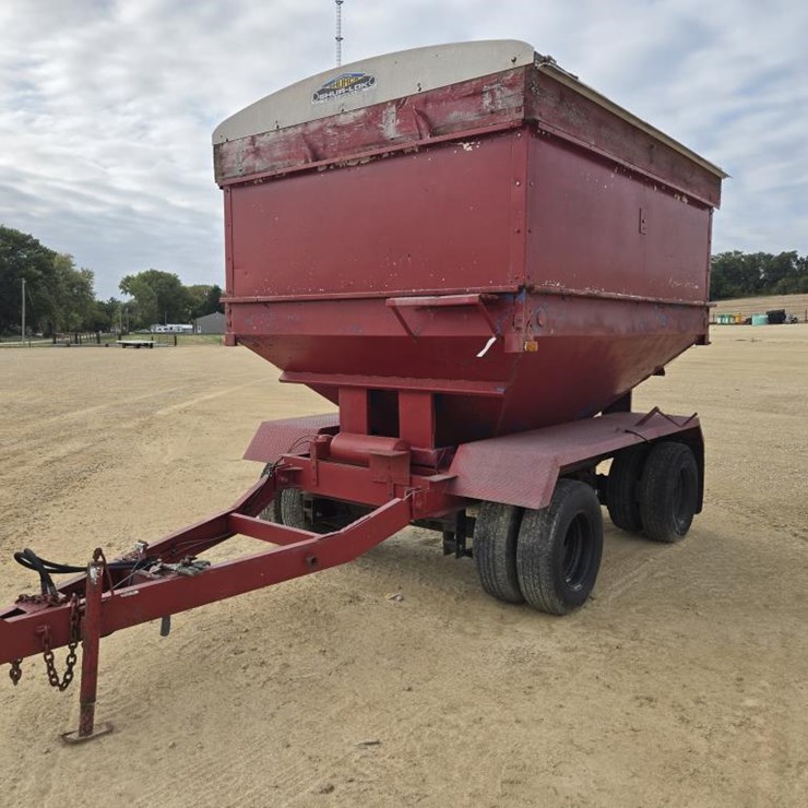 #5914 • DOUBLE B GRAVITY WAGON W/ SHURR-LOK ROLL TARP