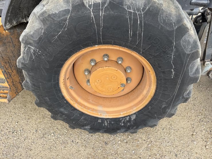 2008-case-570l-xt-image-43