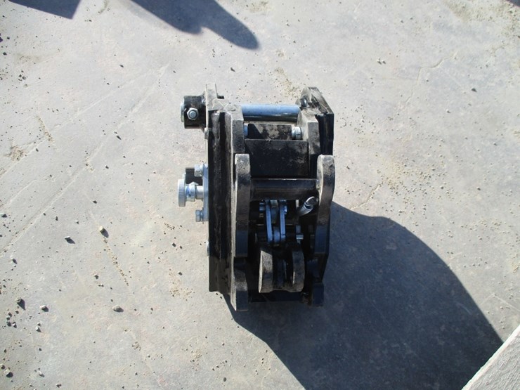 new-unused-ir-semi-auto-quick-coupler-attachment,-image-2