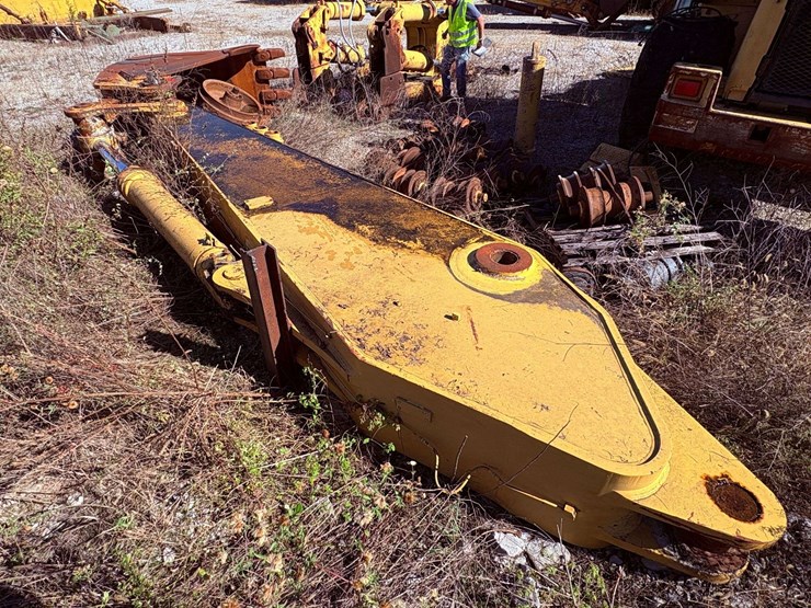 caterpillar-375-image-7