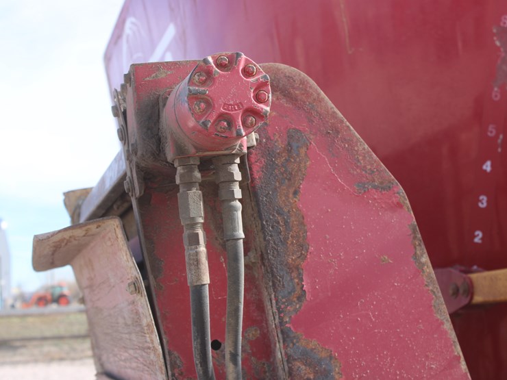 supreme-intl-700t-image-30