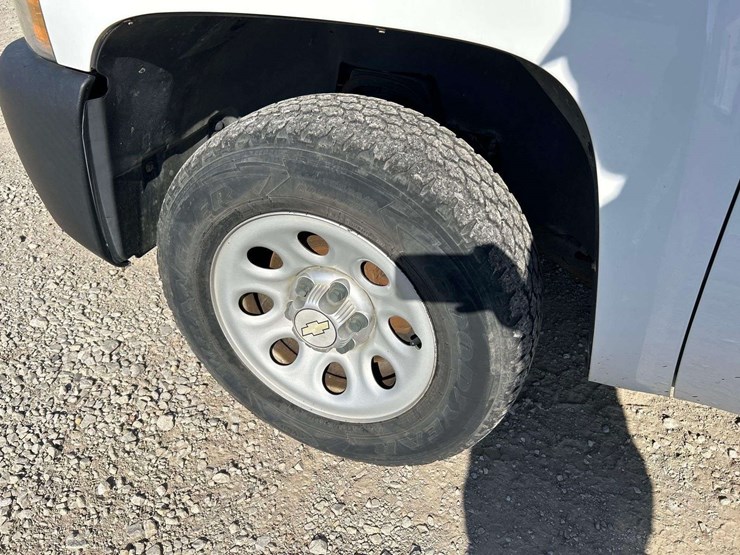 2013-chevrolet-silverado-1500-image-21