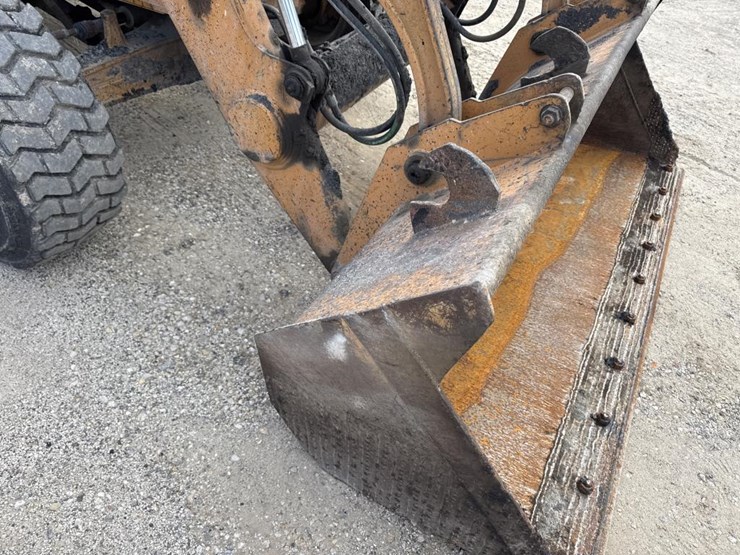 2007-case-570m-xt-image-13