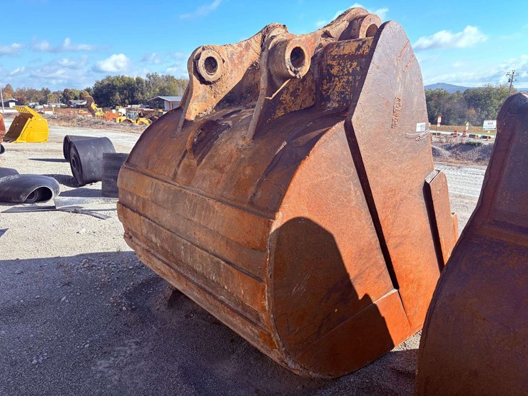 caterpillar-375-image-6